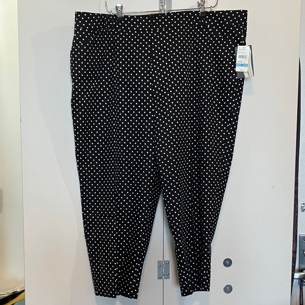 NWT Studio Works Women's Polka Dot Capri Pants Classic Fit